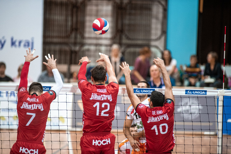 Jihostroj získal tři body do tabulky z domácí palubovky