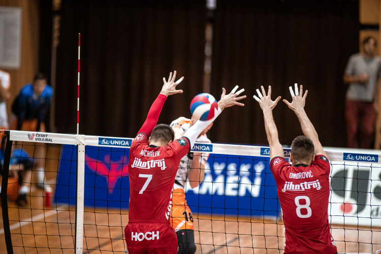 Jihostroj získal tři body do tabulky z domácí palubovky