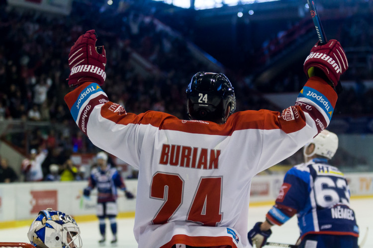 FOTOGALERIE: Mora sice proti Kometě vedla, pak ale třikrát inkasovala