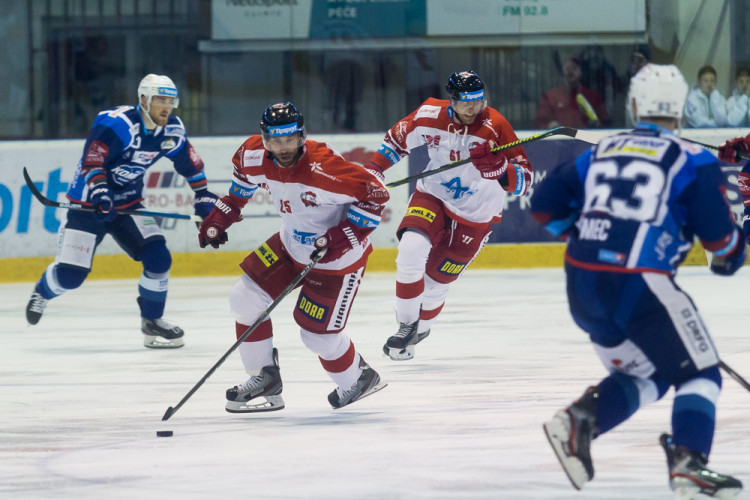FOTOGALERIE: Mora sice proti Kometě vedla, pak ale třikrát inkasovala