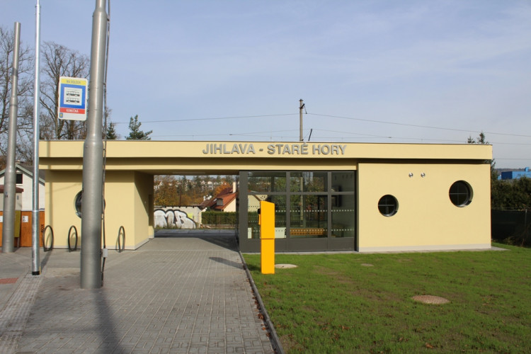 Jihlava má nový dopravní terminál Na Dolech