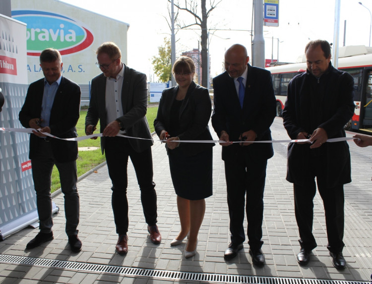 Jihlava má nový dopravní terminál Na Dolech