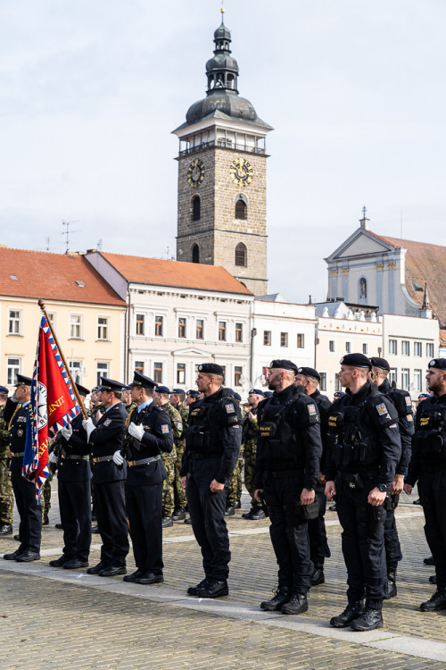 FOTO: Vojenská přehlídka v Českých Budějovicích