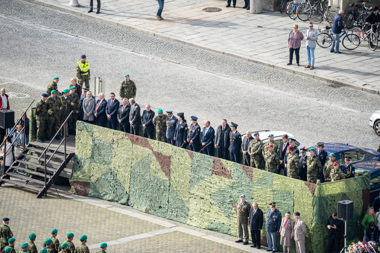 FOTO: Vojenská přehlídka v Českých Budějovicích