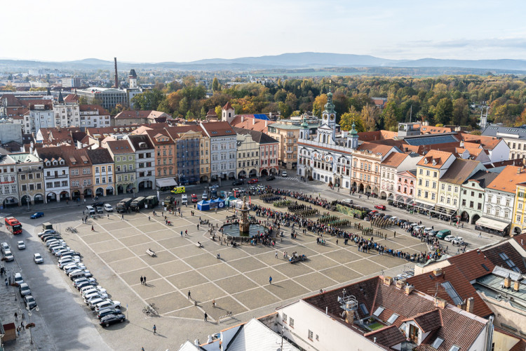 FOTO: Vojenská přehlídka v Českých Budějovicích