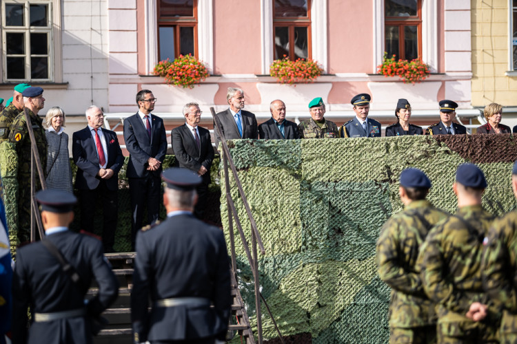 FOTO: Vojenská přehlídka v Českých Budějovicích
