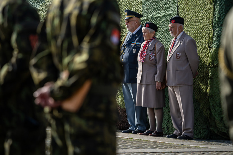 FOTO: Vojenská přehlídka v Českých Budějovicích