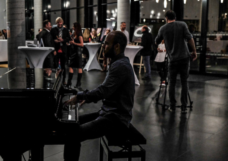 Vernisáž výstavy Souzvuk hudby a malby