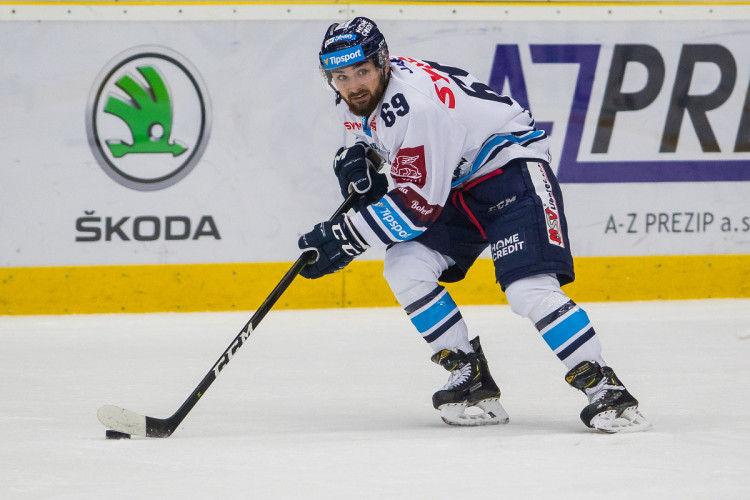 Tygři porazili Vítkovice v hallooweenském utkání 3:2