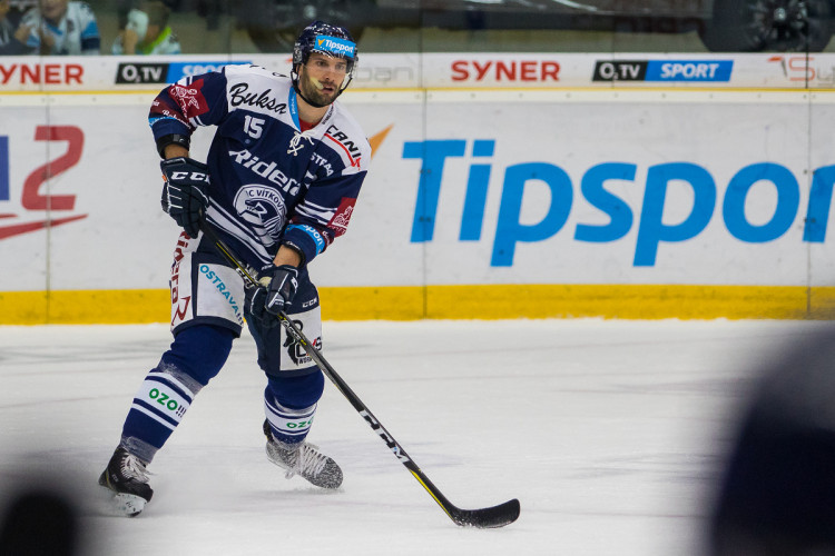 Tygři porazili Vítkovice v hallooweenském utkání 3:2