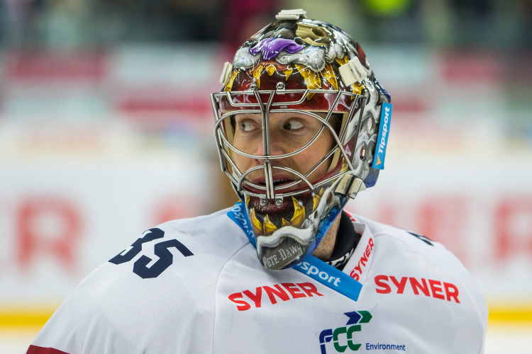 Tygři porazili Vítkovice v hallooweenském utkání 3:2