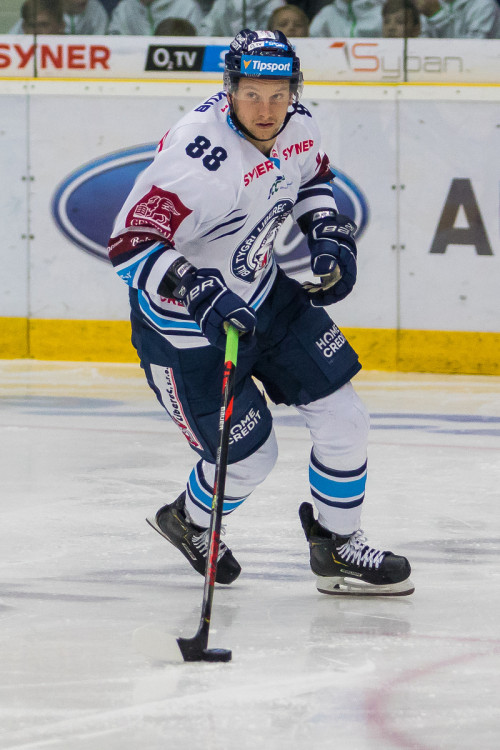 Tygři porazili Vítkovice v hallooweenském utkání 3:2