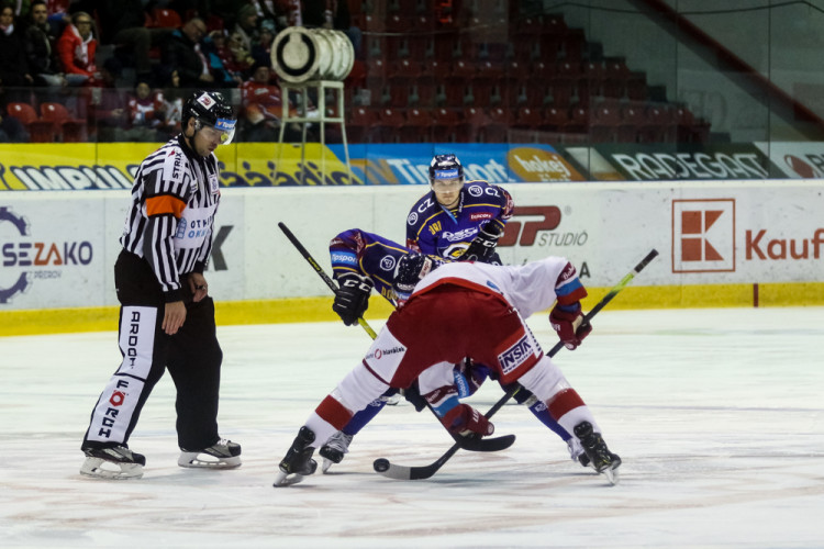 FOTOGALERIE: Devátá prohra z deseti zápasů. Olomouc doma padla s předposledním Zlínem
