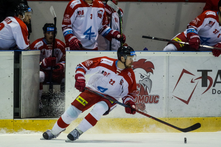 FOTOGALERIE: Devátá prohra z deseti zápasů. Olomouc doma padla s předposledním Zlínem