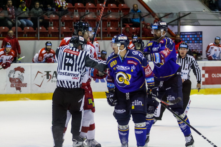 FOTOGALERIE: Devátá prohra z deseti zápasů. Olomouc doma padla s předposledním Zlínem