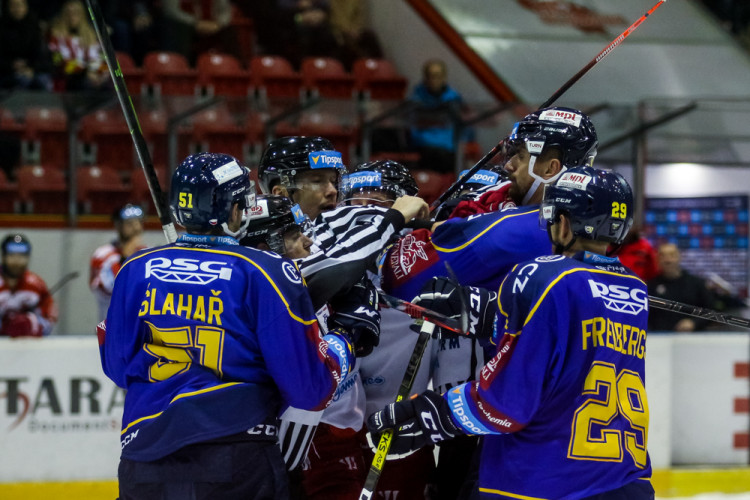  FOTOGALERIE: Devátá prohra z deseti zápasů. Olomouc doma padla s předposledním Zlínem