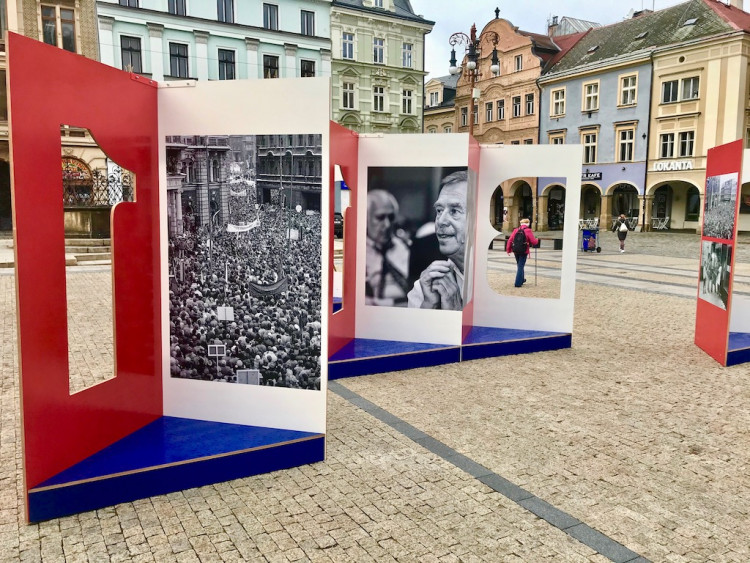 Výstava k třiceti letům od revoluce