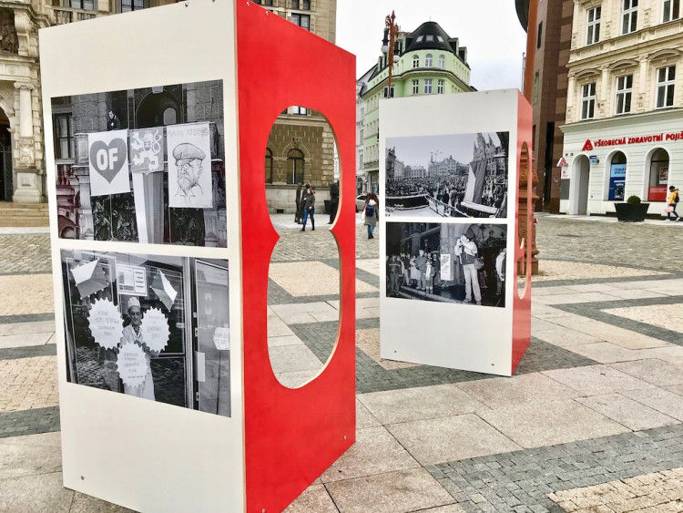 Výstava k třiceti letům od revoluce