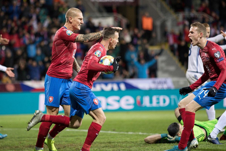 Česká reprezentace porazila Kosovo.