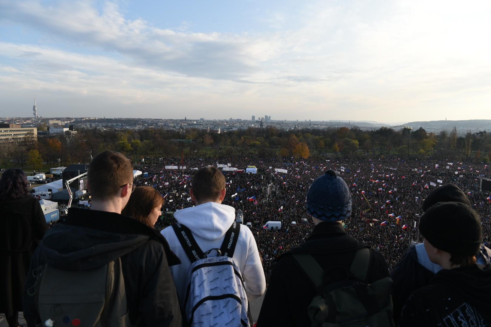 Demonstrace na Letné