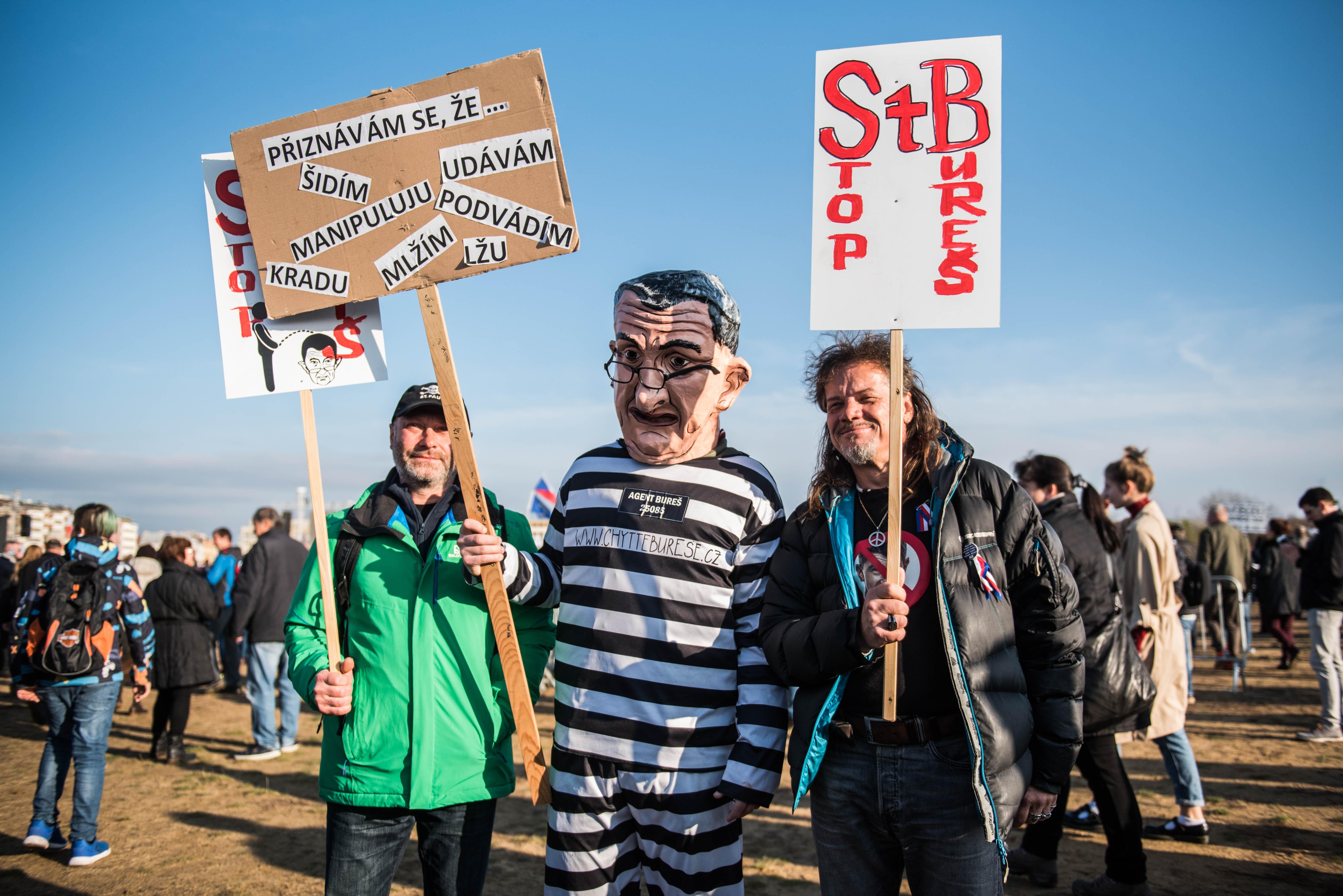 Demonstrace na Letné