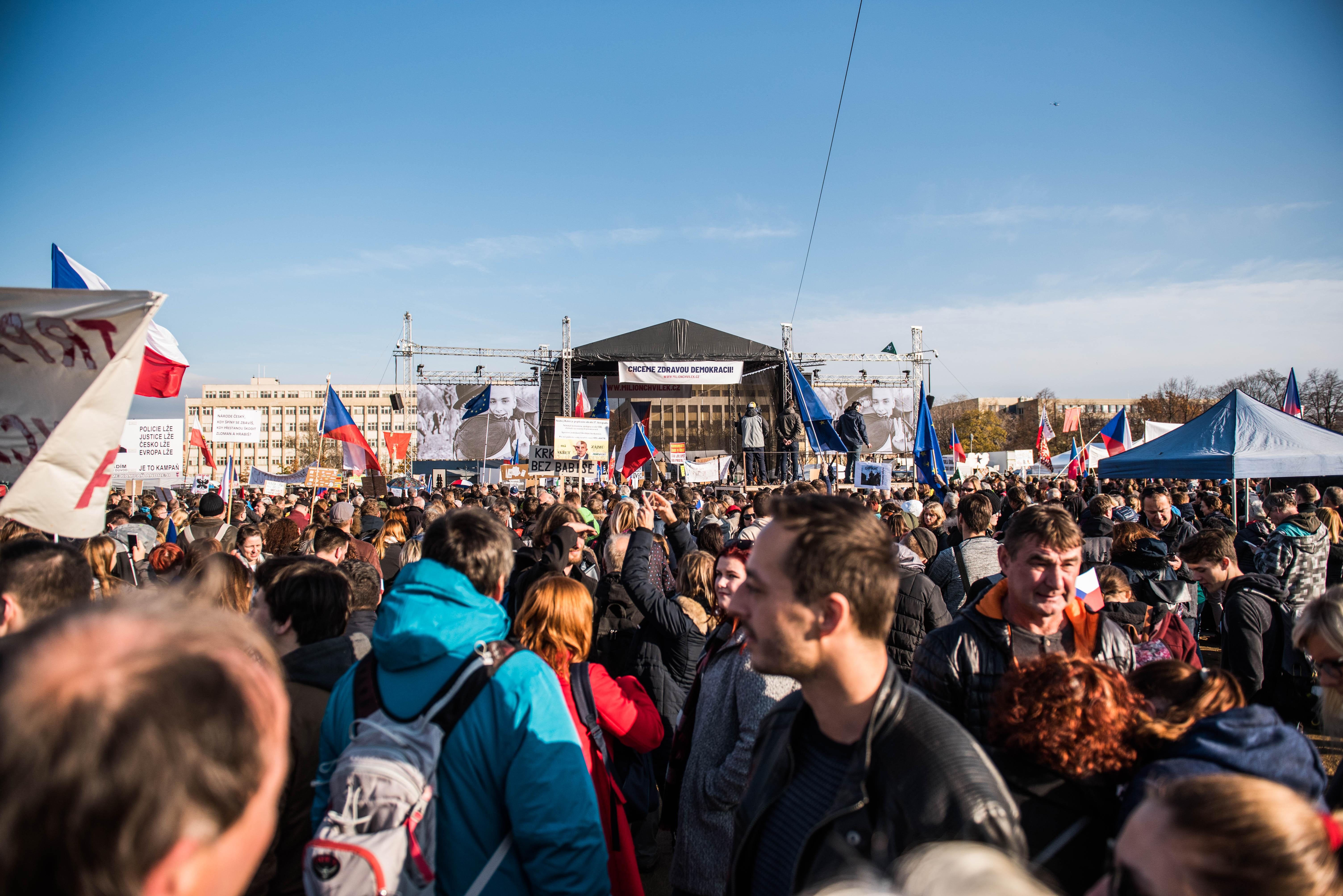Demonstrace na Letné