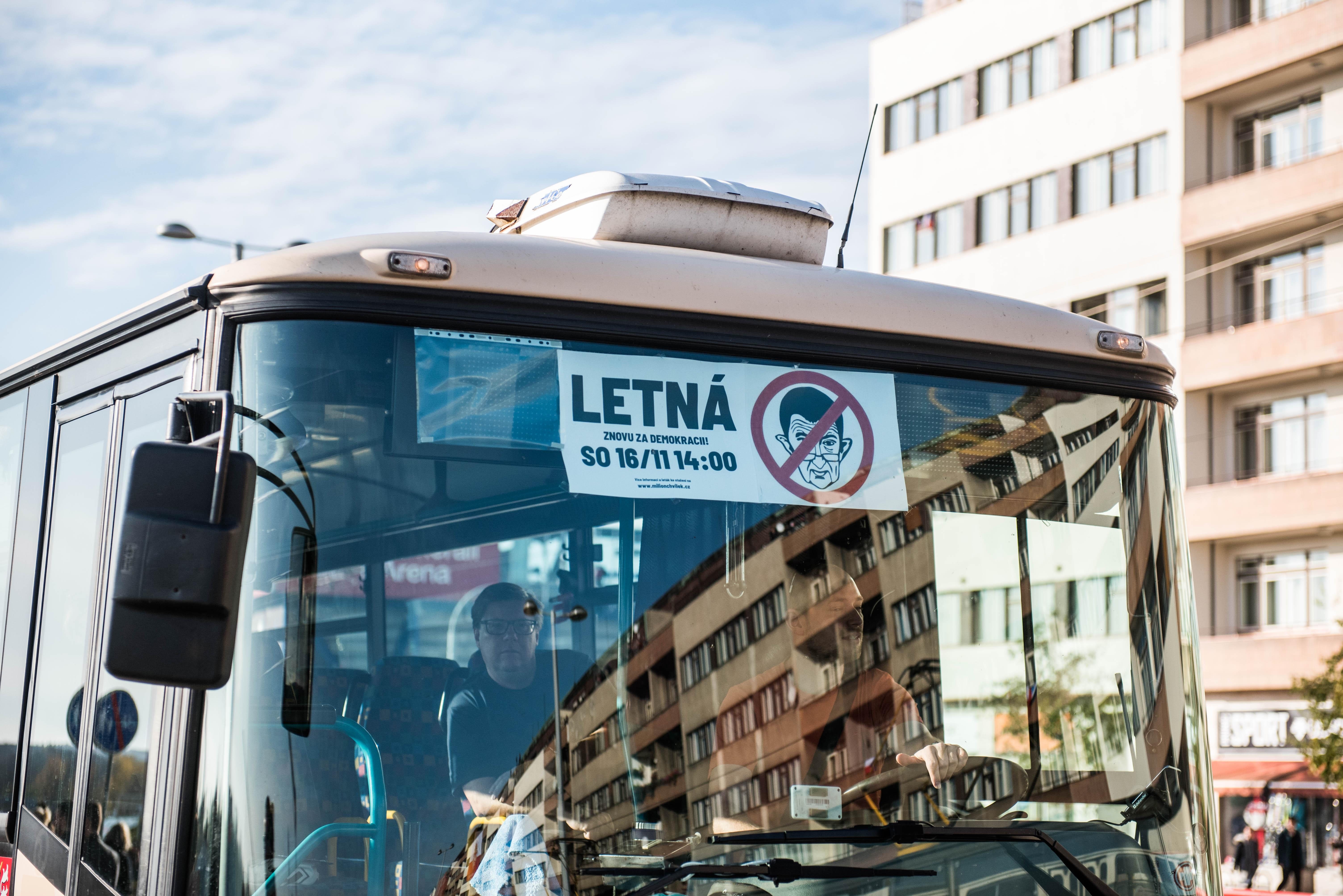 Demonstrace na Letné