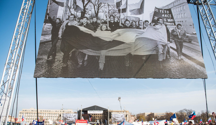 Demonstrace na Letné