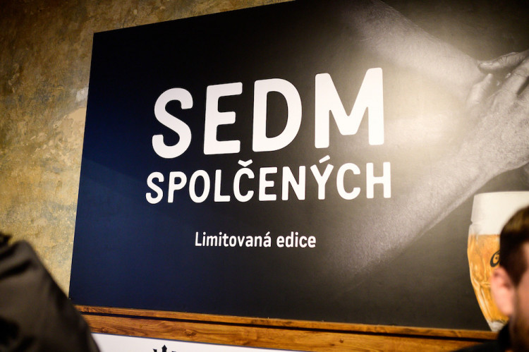 Představení sedmi spolčených