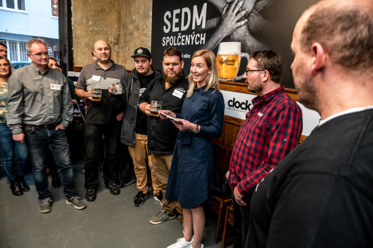 Představení sedmi spolčených