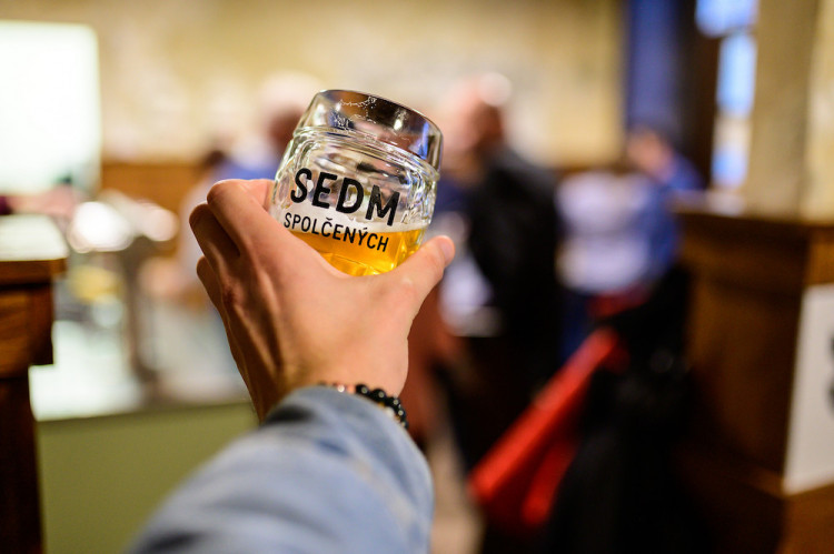 Představení sedmi spolčených