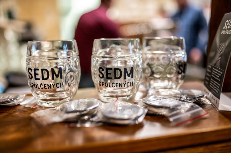 Představení Sedmi spolčených