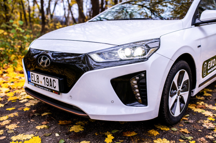 Elektromobil Ioniq poutá pozornost nejen vzhledem