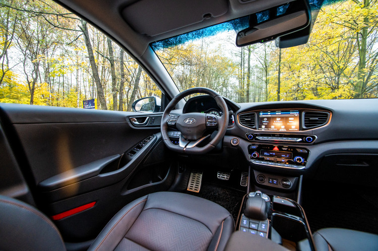 Elektromobil Ioniq poutá pozornost nejen vzhledem