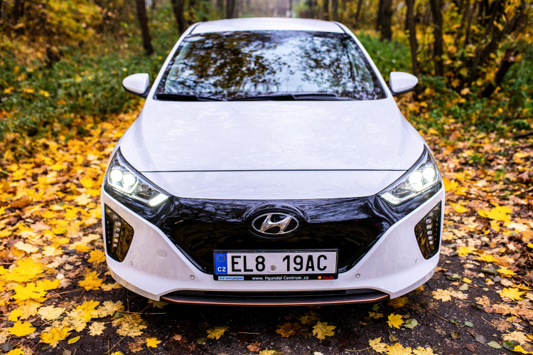 Elektromobil Ioniq poutá pozornost nejen vzhledem