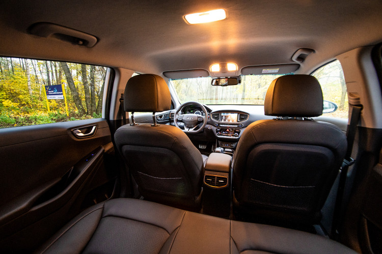 Elektromobil Ioniq poutá pozornost nejen vzhledem