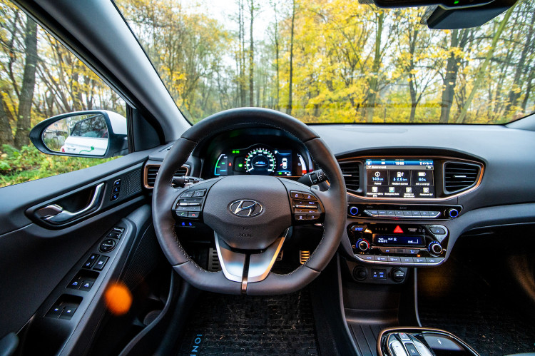 Elektromobil Ioniq poutá pozornost nejen vzhledem