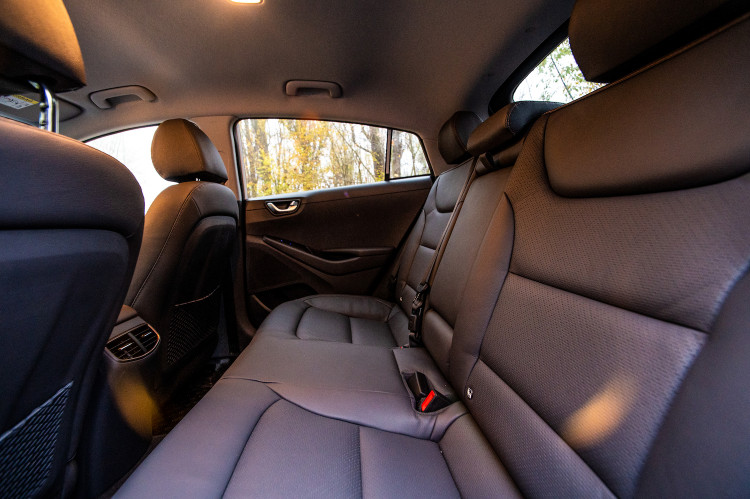 Elektromobil Ioniq poutá pozornost nejen vzhledem