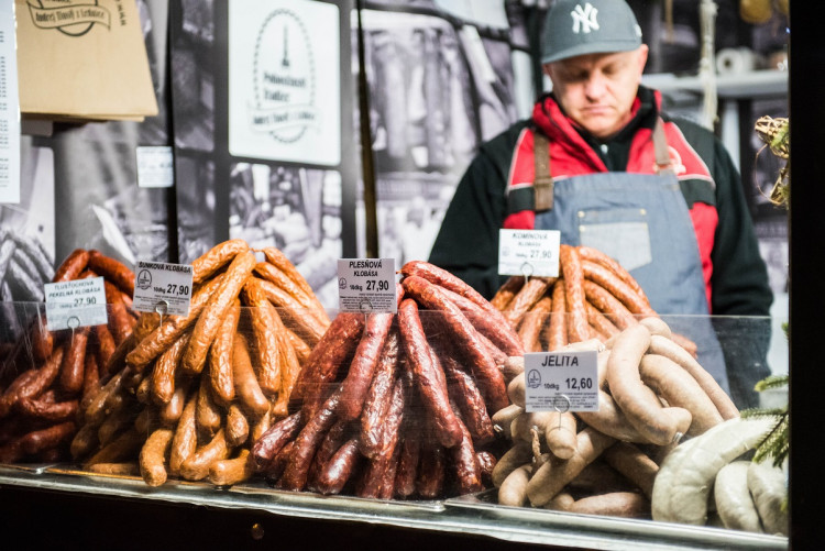 Svoboďák dnes prozářil vánoční strom. Rozsvícení stromu zahájilo vánoční trhy i ve středobodu města