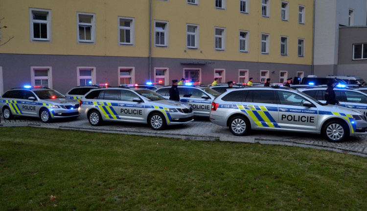 Dvacet nových aut pro policii