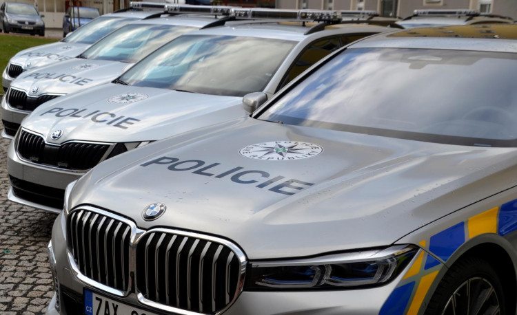 Dvacet nových aut pro policii