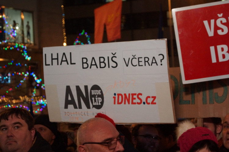 Demonstrace proti Babišovi se účastnilo 50 tisíc lidí. Za týden se akce bude opakovat