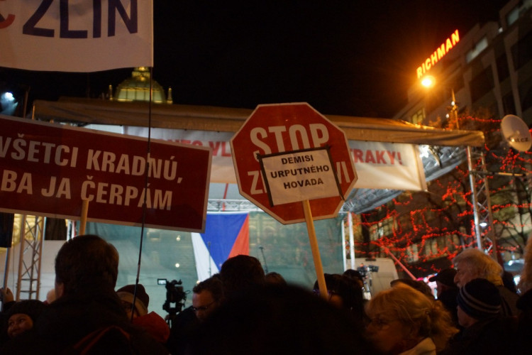 Demonstrace proti Babišovi se účastnilo 50 tisíc lidí. Za týden se akce bude opakovat