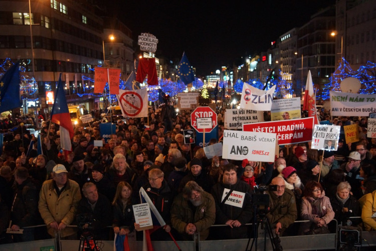 Demonstrace proti Babišovi se účastnilo 50 tisíc lidí. Za týden se akce bude opakovat