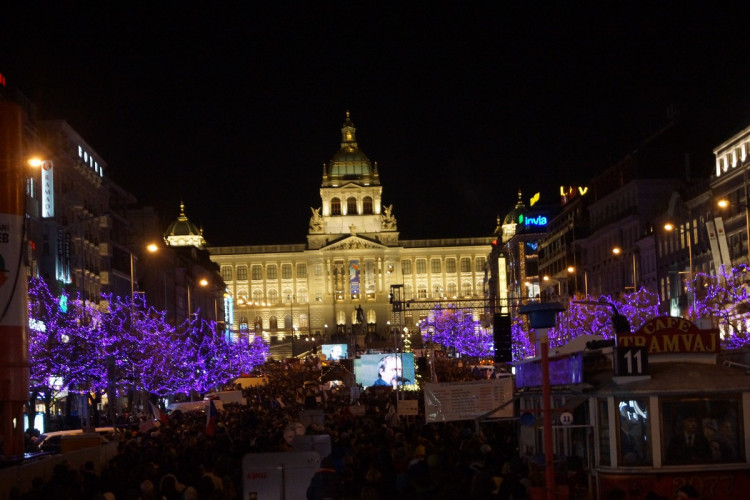 Demonstrace proti Babišovi se účastnilo 50 tisíc lidí. Za týden se akce bude opakovat