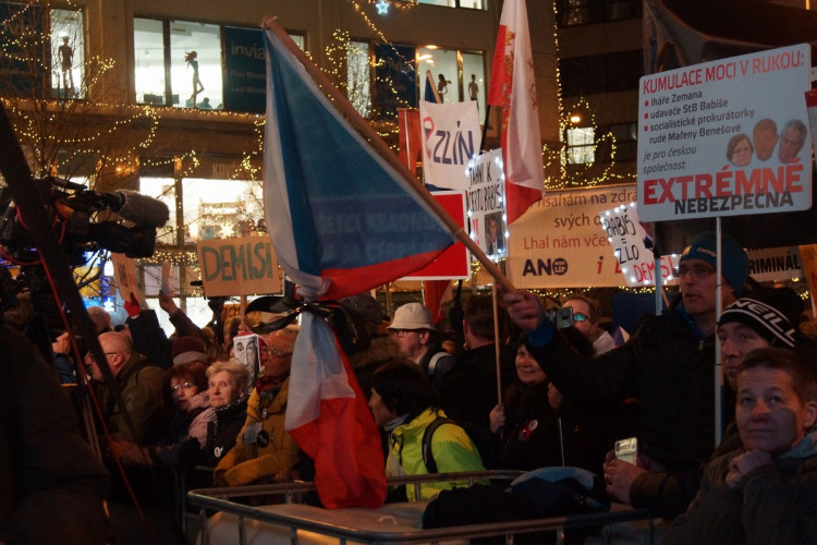 Demonstrace proti Babišovi se účastnilo 50 tisíc lidí. Za týden se akce bude opakovat