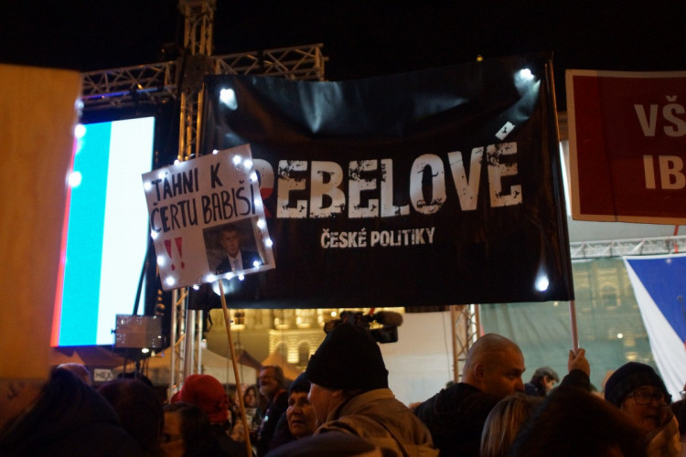 Demonstrace proti Babišovi se účastnilo 50 tisíc lidí. Za týden se akce bude opakovat
