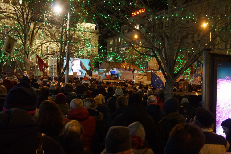  Demonstrace proti Babišovi se účastnilo 50 tisíc lidí. Za týden se akce bude opakovat