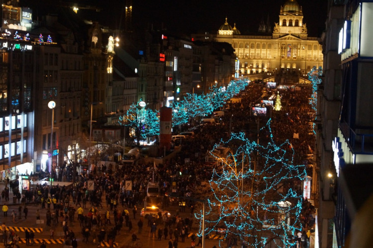  Demonstrace proti Babišovi se účastnilo 50 tisíc lidí. Za týden se akce bude opakovat
