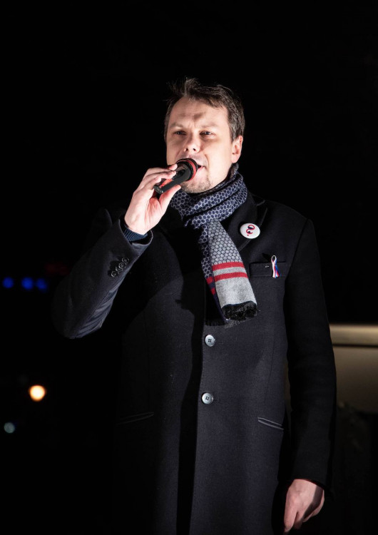 Proti Babišovi protestovaly v Budějcích stovky lidí. Připojili se i politici